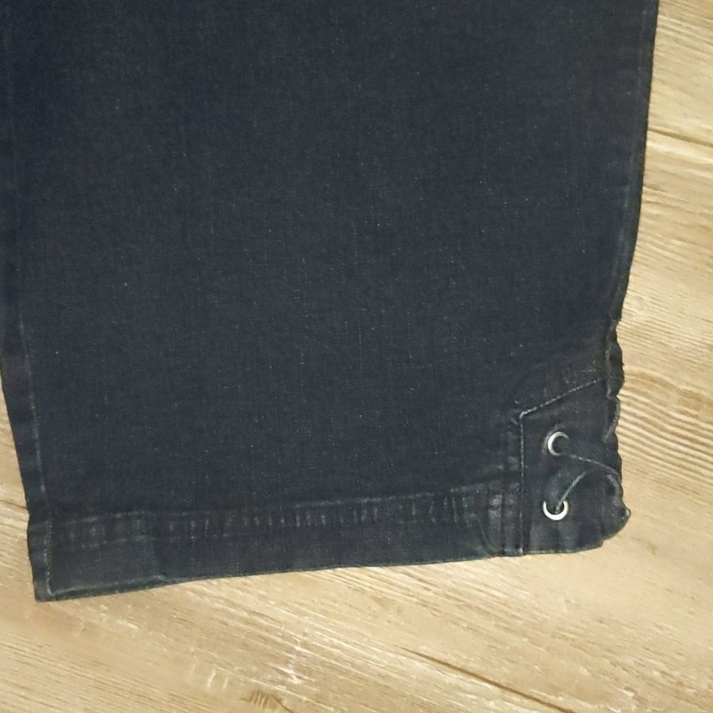 Denim&Co. Denim pull on knee length shorts Sz S NWOT - Picture 2 of 5